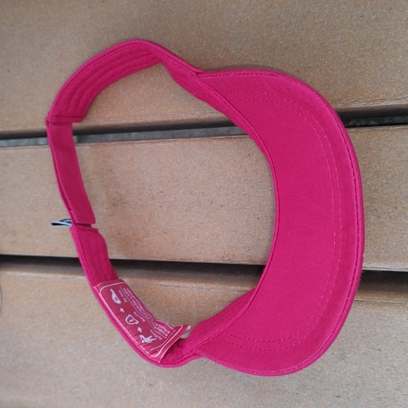 Coca Cola Refresh Recycle Re-use Embroidered Strapback Visor Red White - Picture 7 of 9